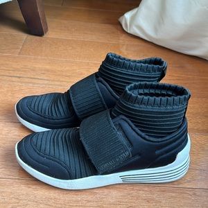 Kendall + Kylie Stretch Slip On Sneaker